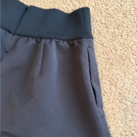 Nike Black and Gray Athletic Shorts for Running - Picture 6 of 7